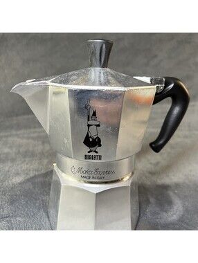 Bialetti Moka Express 6-Cup Aluminum Stovetop Espresso Maker – Italy